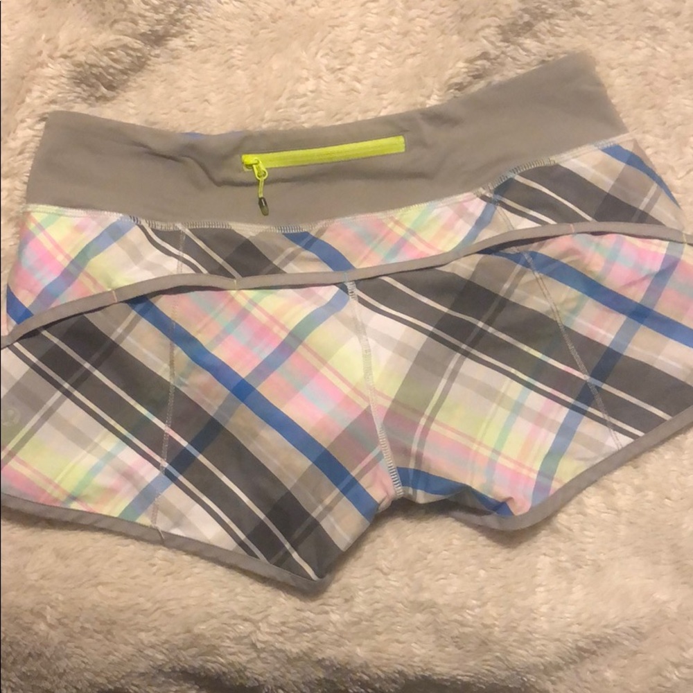 Lululemon Speed shorts size 6 plaid